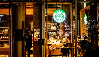 Tham Quan Cửa Hàng Starbucks Lớn Nhất Thế Giới Tại Tokyo
