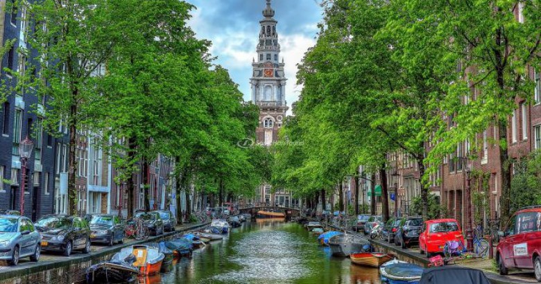 Du thuyền trên kênh đào Amsterdam