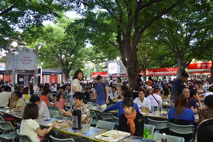 Lễ hội Beer garden vào mùa hạ