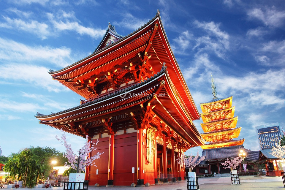 Asakusa Kannon là điểm đến không thể bỏ qua khi du lịch Tokyo mùa hè