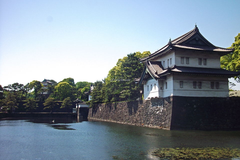 Cung điện Hoàng gia - Tokyo Imperial Palace là nơi ở của hoàng gia Nhật Bản.