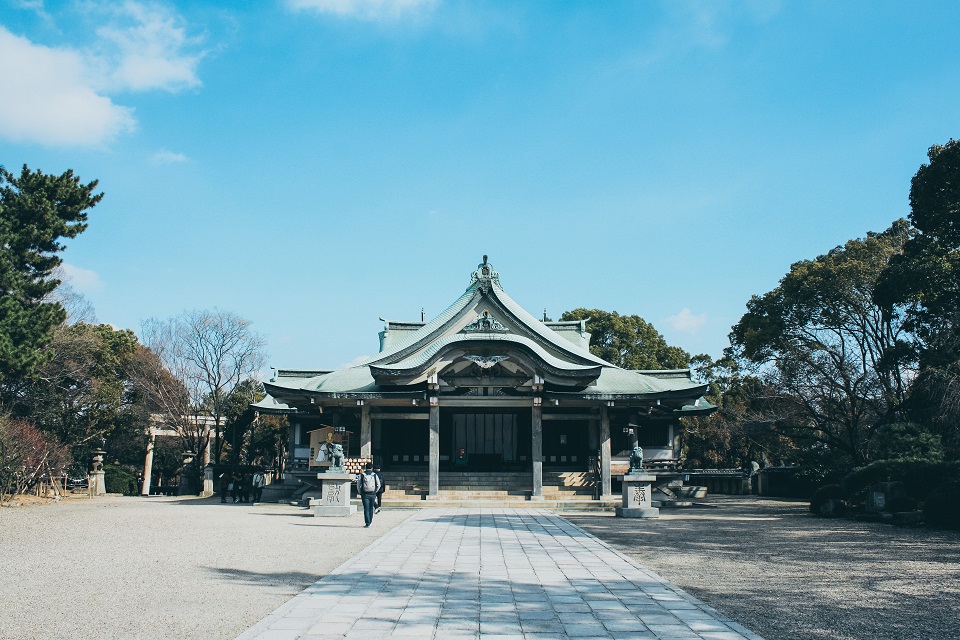 Đền thờ Hokoku.
