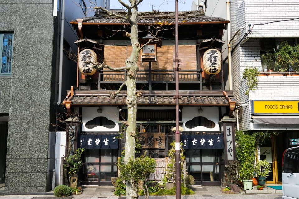 Nhà hàng cổ Sudacho nổi tiếng với các món ăn ngon đặc trưng của Nhật Bản 