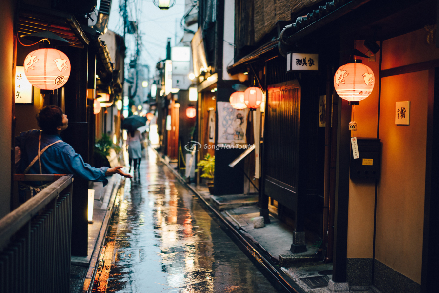  Những con phố cổ ở Kyoto mùa mưa 