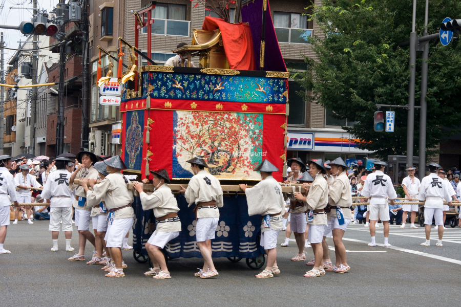 Tenjin Matsuri - lễ hội tháng 7 đặc sắc 