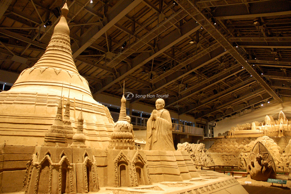 Bảo tàng điêu khắc bằng cát nổi tiếng nhất Nhật Bản