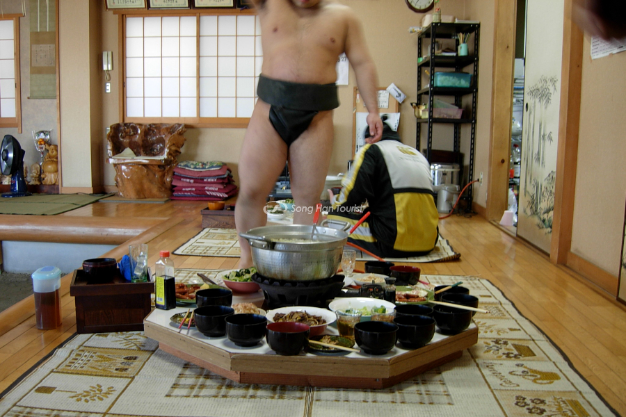 Bữa ăn thông thường của một Sumo