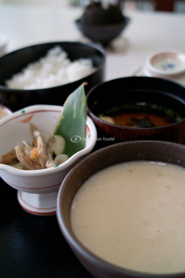 Các món ăn cùng súp Tororo