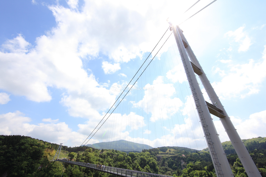 Cầu treo dài nhất Nhật Bản tại Kokonoe 