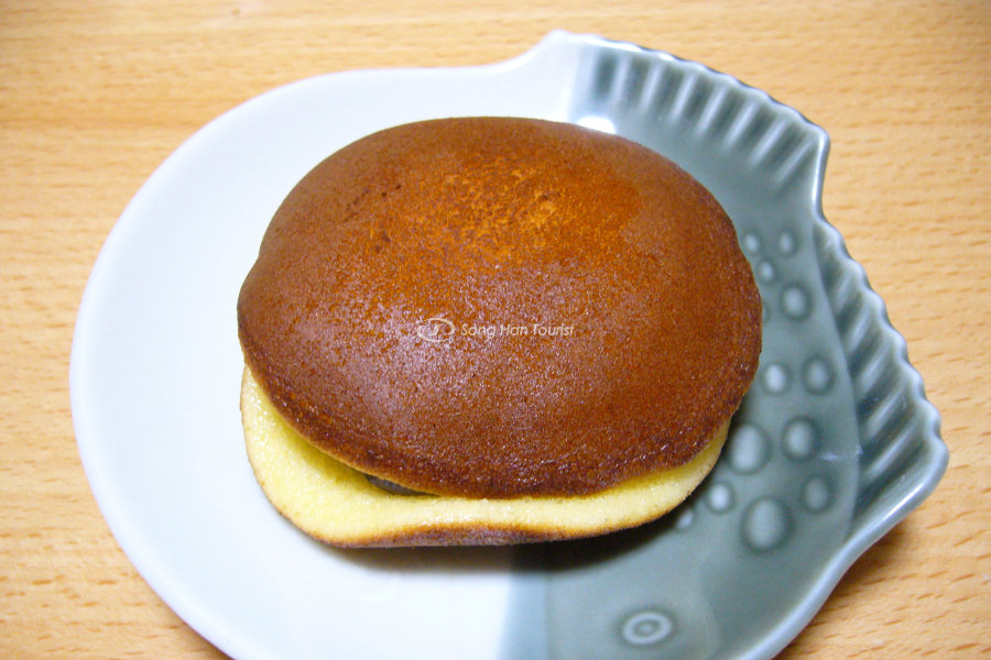 Dorayaki là chiếc bánh được nhiều thế hệ biết đến 