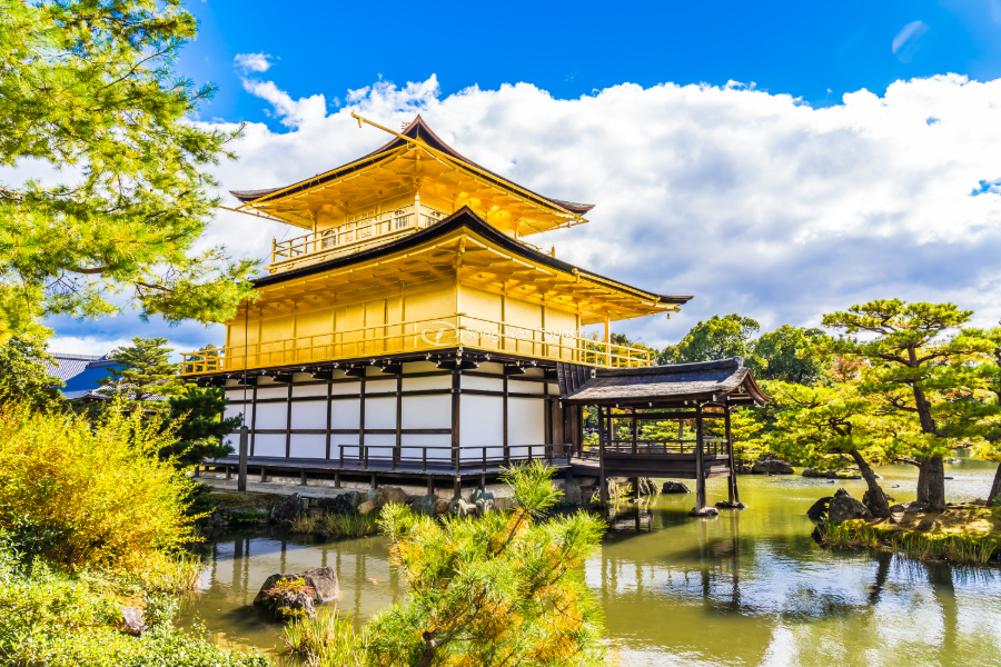 Chùa Vàng - Địa điểm nổi tiếng tại Nhật