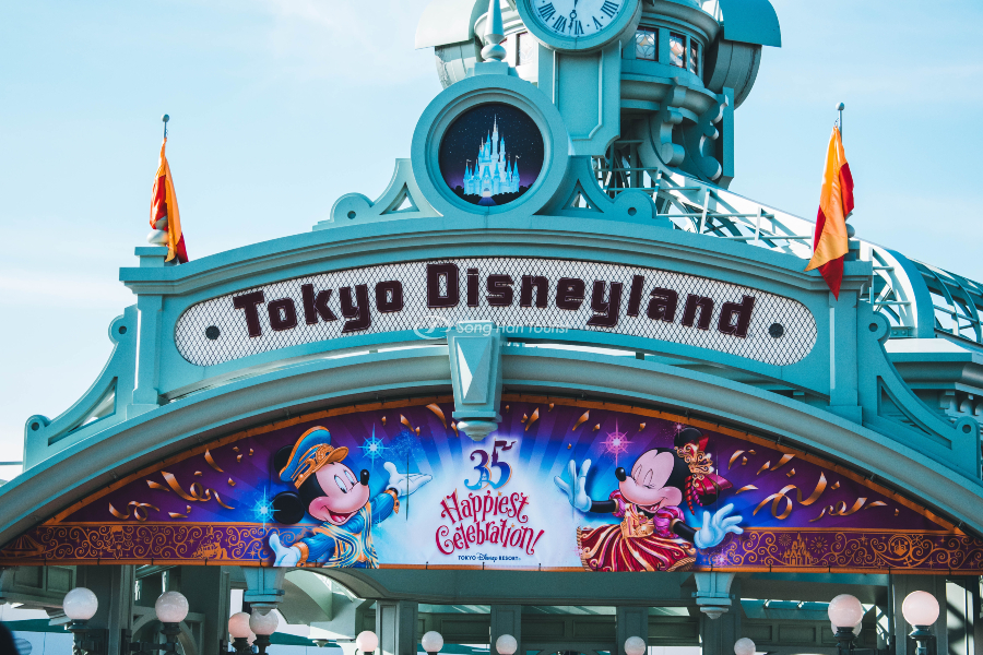  Công viên Disneyland Tokyo thu hút hàng triệu lượt khách mỗi năm