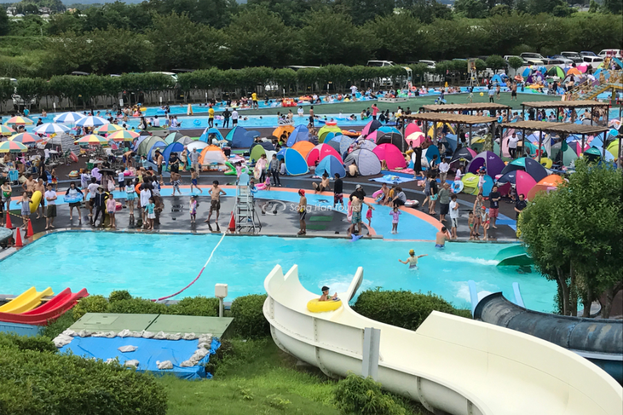 Công viên giải trí Nhật Bản đón chào nhiều lượt khách vui chơi 