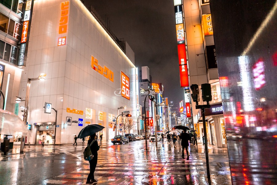 Cửa hàng Uniplo cực lớn tại Shinjuku, Tokyo (Nguồn: Internet)
