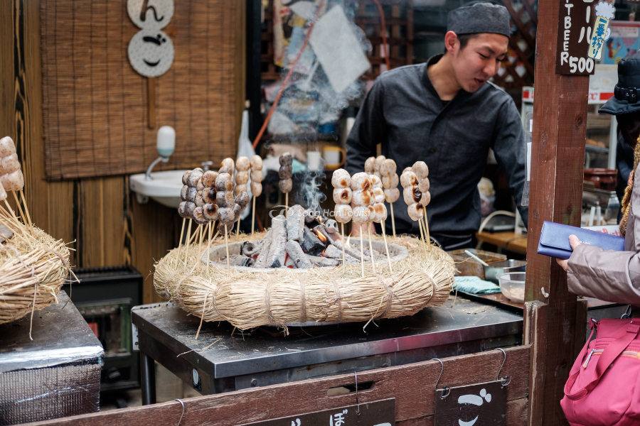 Dango là món ăn vặt đường phố Nhật Bản nổi tiếng