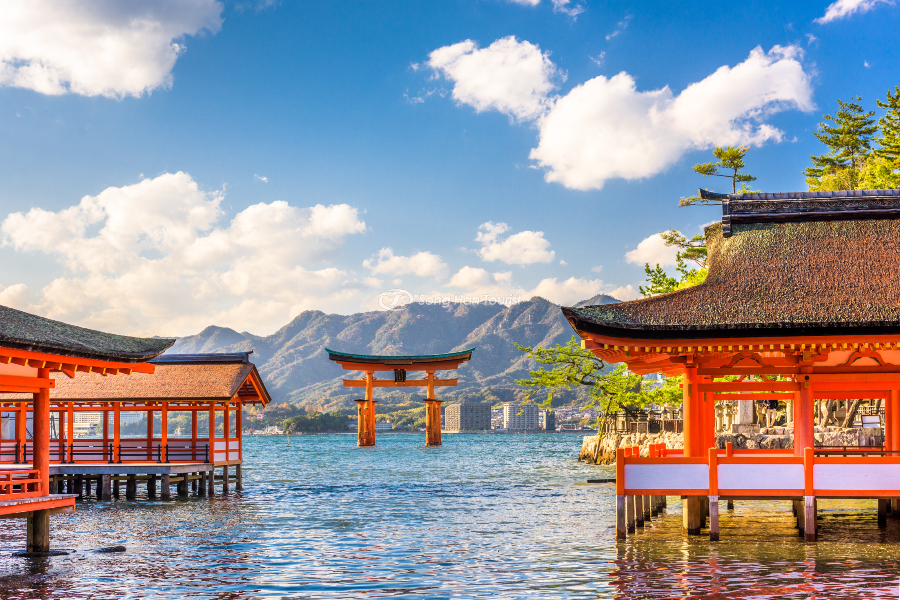 Itsukushima thường xuất hiện với hình ảnh đại diện cho Nhật Bản