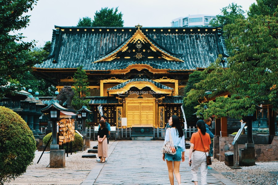 Đền Ueno Toshogu với kiến trúc quen thuộc 