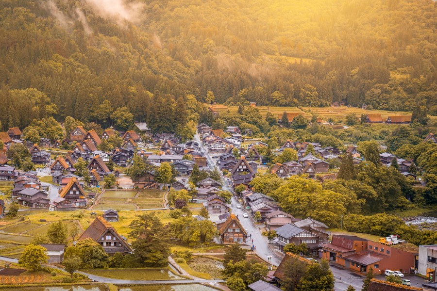 Du lịch Nhật Bản ghé thăm làng cổ Gokayama - di sản thế giới ở tỉnh Toyama. 