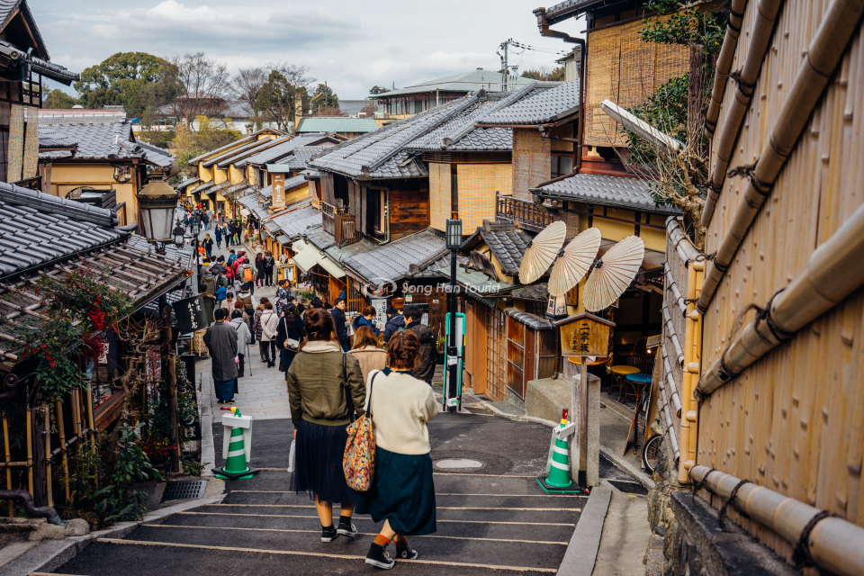 Khách du lịch Nhật Bản không thể bỏ qua con đường cổ trang ấn tượng này