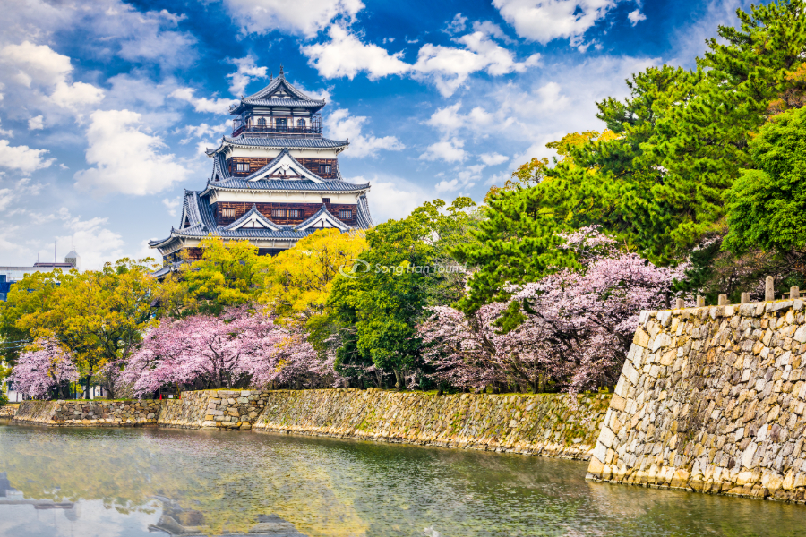 Khung cảnh đẹp rực rỡ tại lâu đài Osaka 