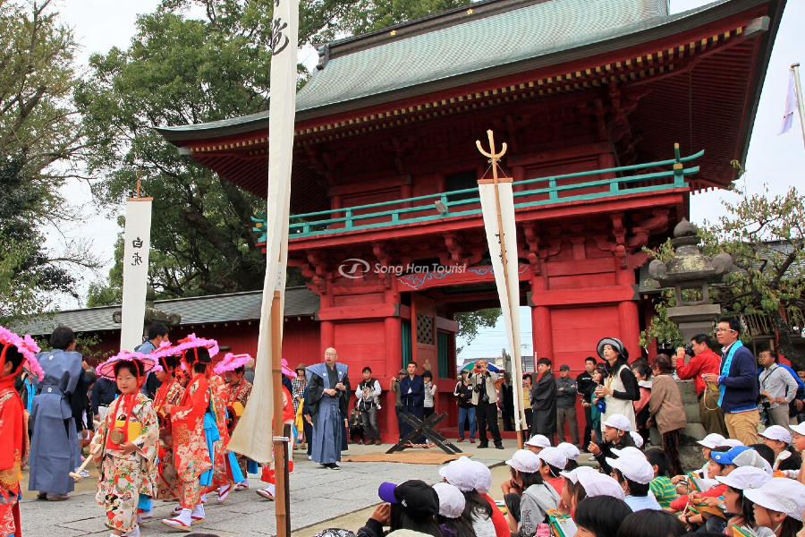 Lễ hội được tổ chức linh đình tại Michizane