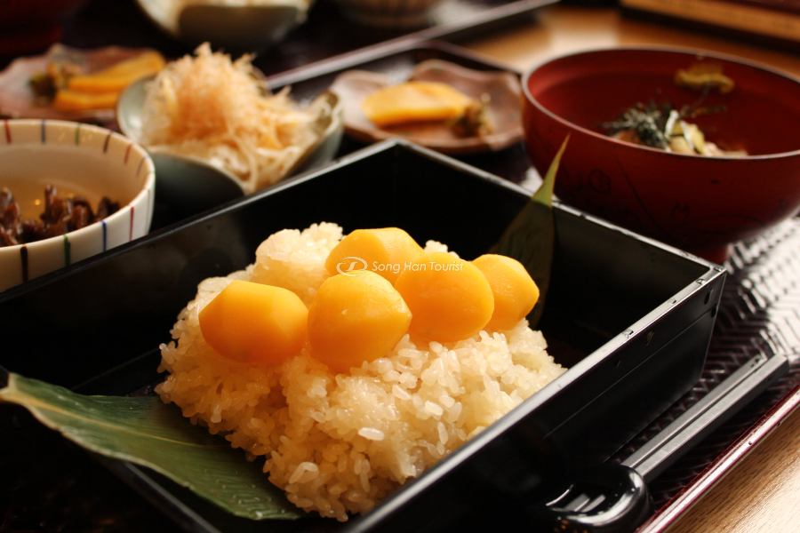 Món cơm hạt dẻ đặc sản Kagoshima 
