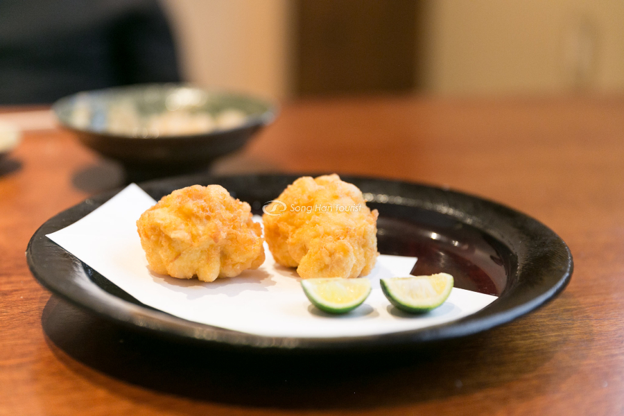 Món tempura tinh hoàn cá