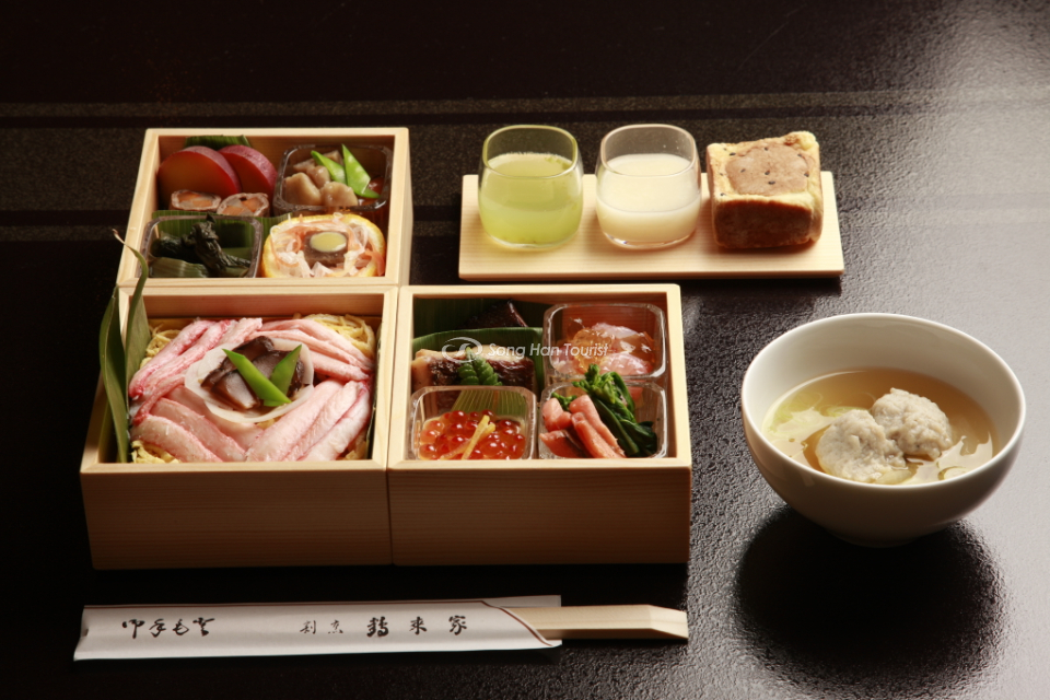 Những món ăn Nhật Bản được phục vụ trên tàu Setsugekka đầy sức hấp dẫn. 