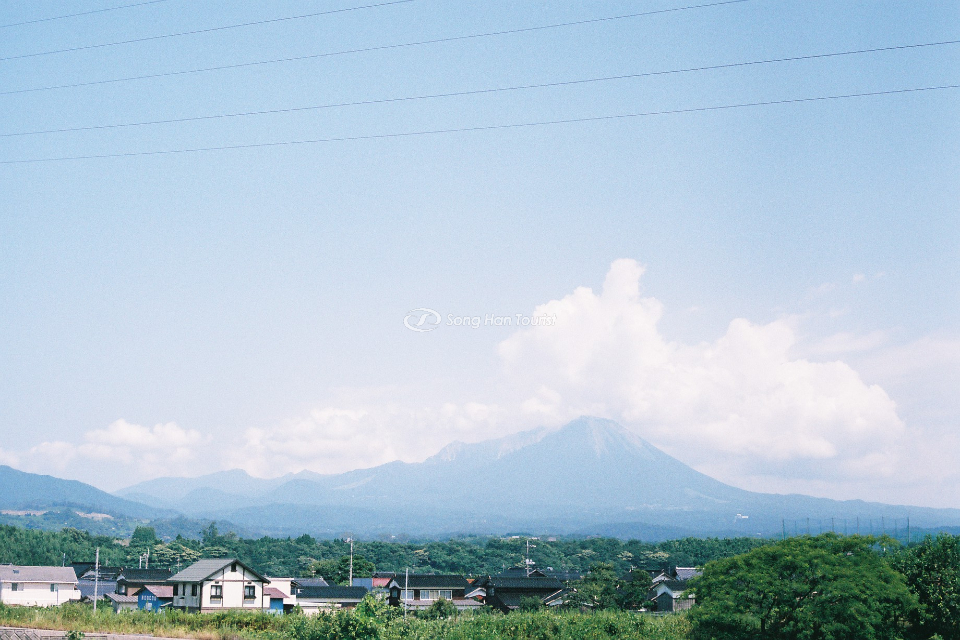 Núi Dasen thơ mộng sừng sững giữa đất trời Tottori 