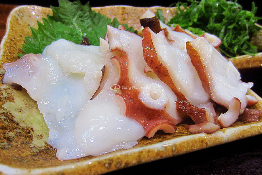 Sashimi bạch tuộc tươi ngon