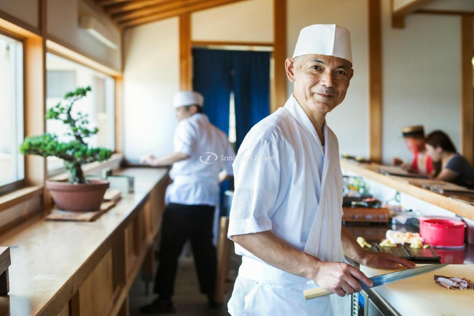 Tại Nhật Bản, đầu bếp phải có "giấy phép Fugu" mới được chế biến Sashimi cá nóc