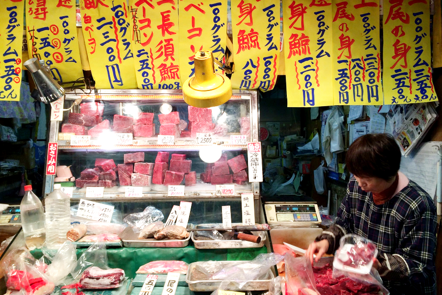 Thịt bò là nguyên liệu được nhiều người mua khi đến chợ Tanga