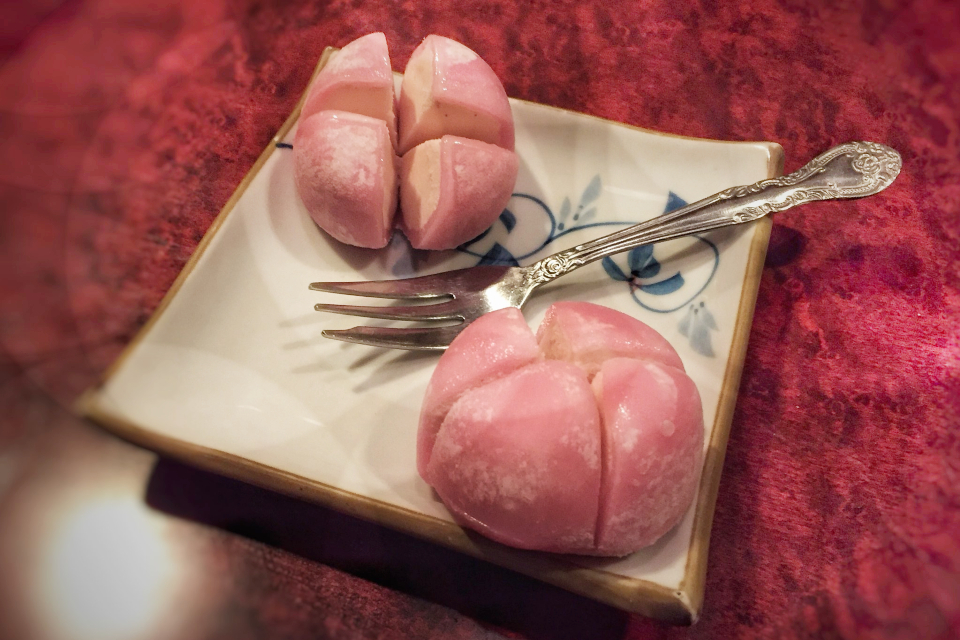 Kem Mochi xứng đáng là món kem mùa hè ngon hết cỡ bạn nên thưởng thức khi du lịch Nhật Bản! 