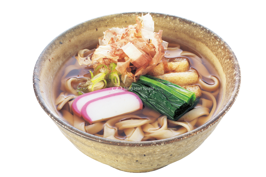 Tô mì Kishimen đặc trưng của ẩm thực Nhật Bản