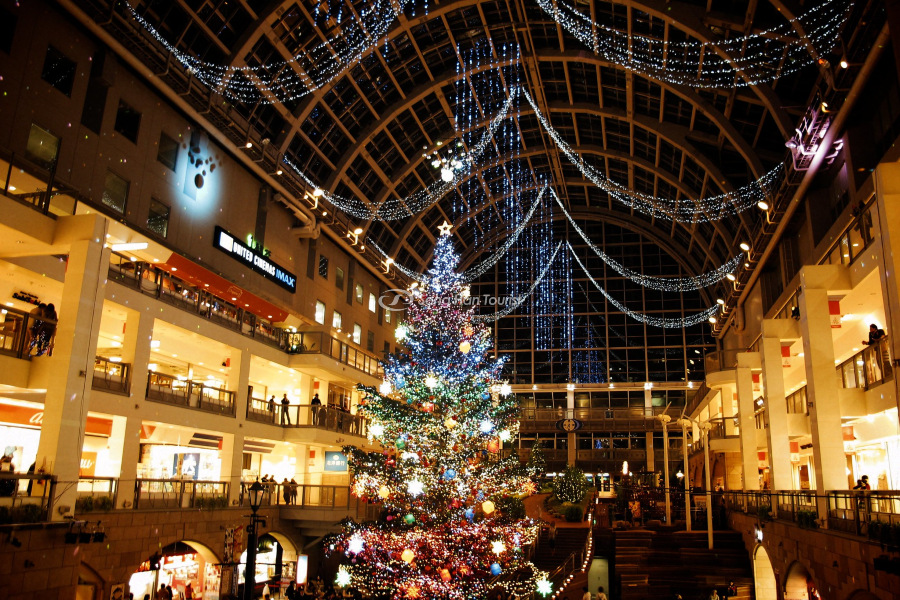 Trung tâm thương mại ở Nhật chào đón Giáng sinh